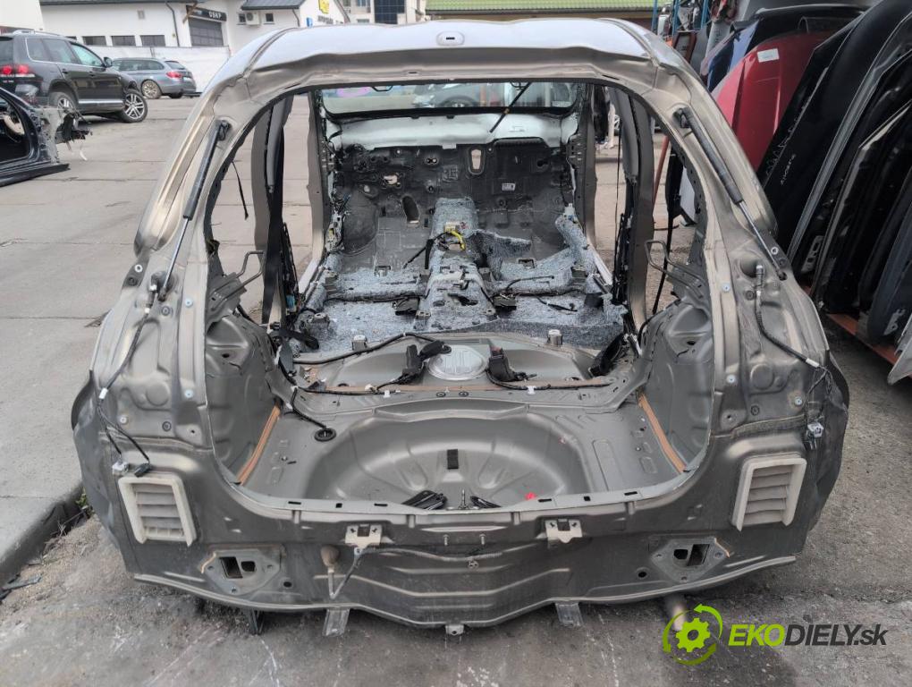 TOYOTA YARIS IV liftback 2022 92 kW 1.5 (MXPA11) 1490 KAROSERIA ČTVRŤÁK blatník práh střecha PODŁUŻNICA