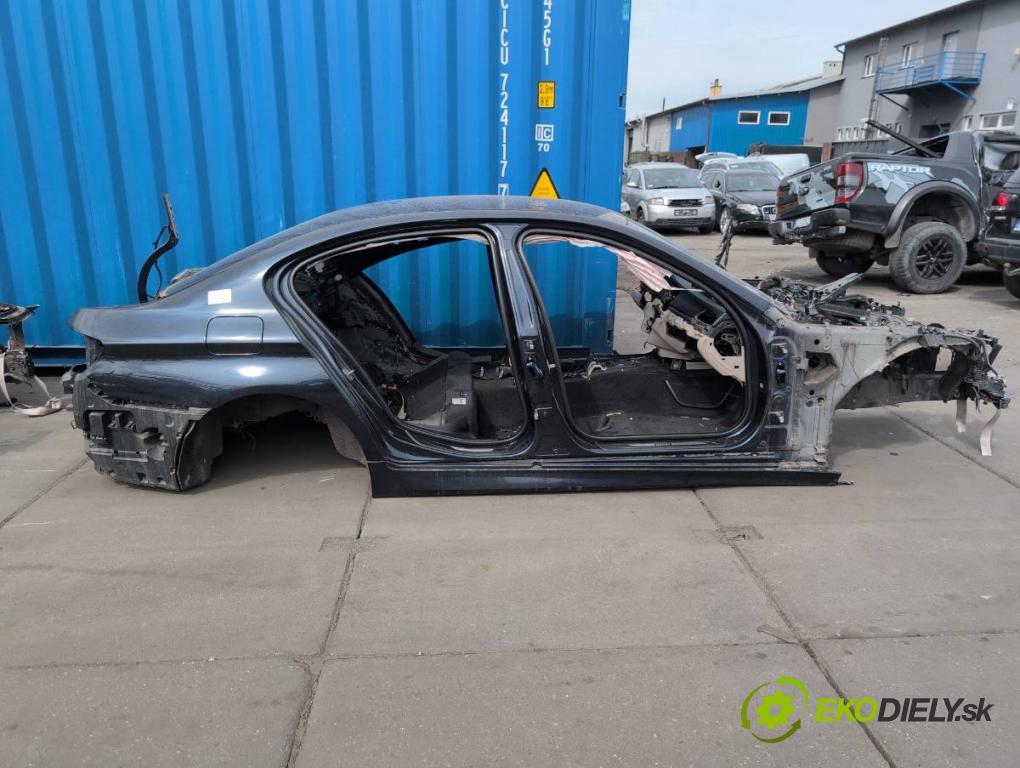 BMW F10 sedan 2015 160 kW 525 d xDrive 1995 karoséria ČTVRŤÁK: Blatník prah strecha PODŁUŻNICA
