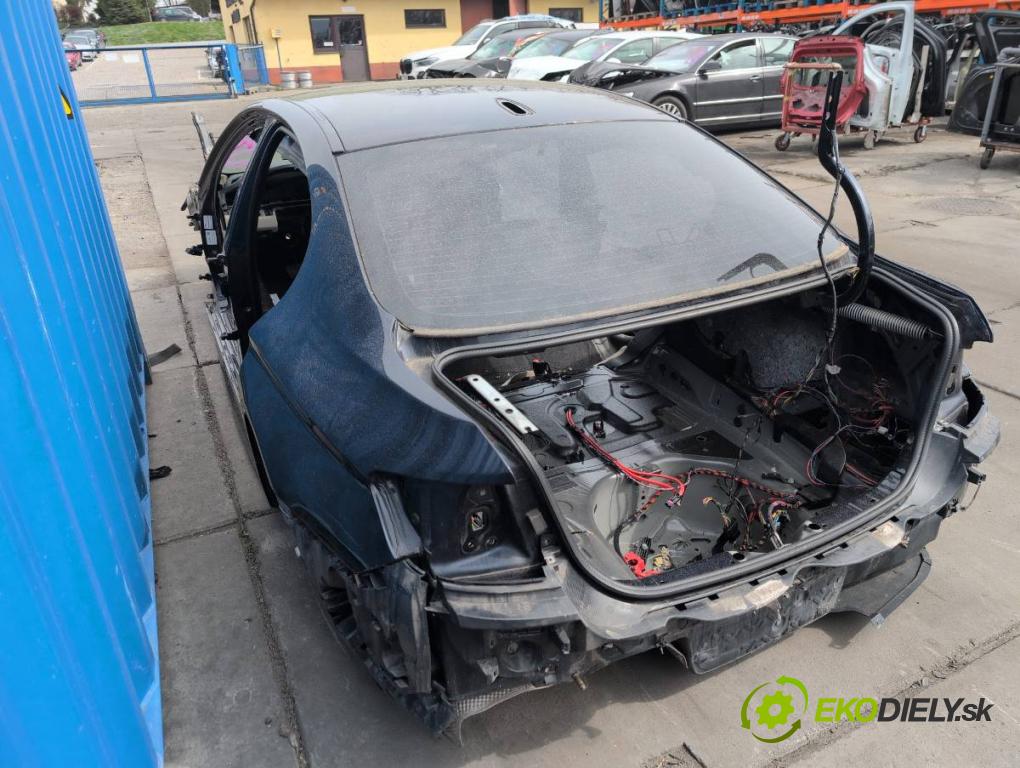BMW F10 sedan 2015 160 kW 525 d xDrive 1995 karoséria ČTVRŤÁK: Blatník prah strecha PODŁUŻNICA