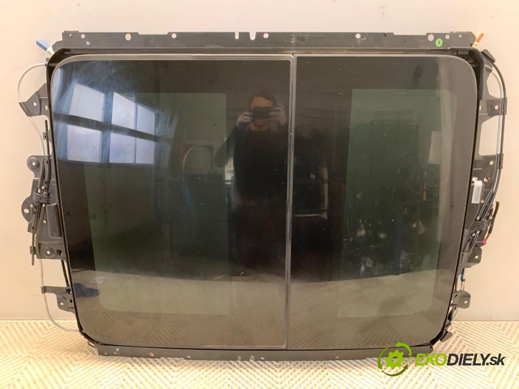 AUDI A8 D4 sedan 2015 368 kW 6.3 W12 quattro 6299 strešné okno 4H4959591 (Sklo karosérie)
