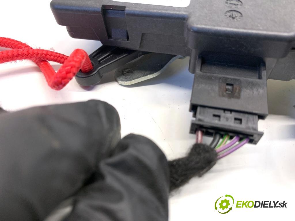 ALFA ROMEO STELVIO SUV 2019 206 kW 2.0 (949AXA2A) 1995 zámok dverí zad 00505604000