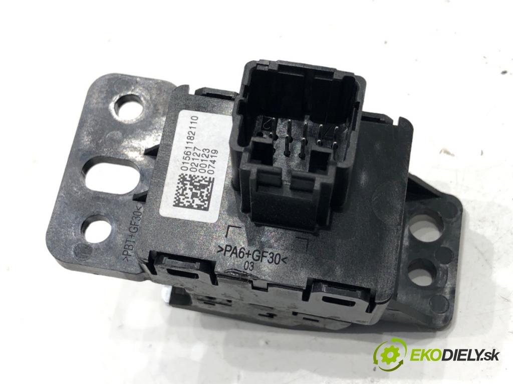 ALFA ROMEO STELVIO SUV 2019 206 kW 2.0 (949AXA2A) 1995 spínač brzdy ruční brzdy 01561182110 (Páčky pod volantem)