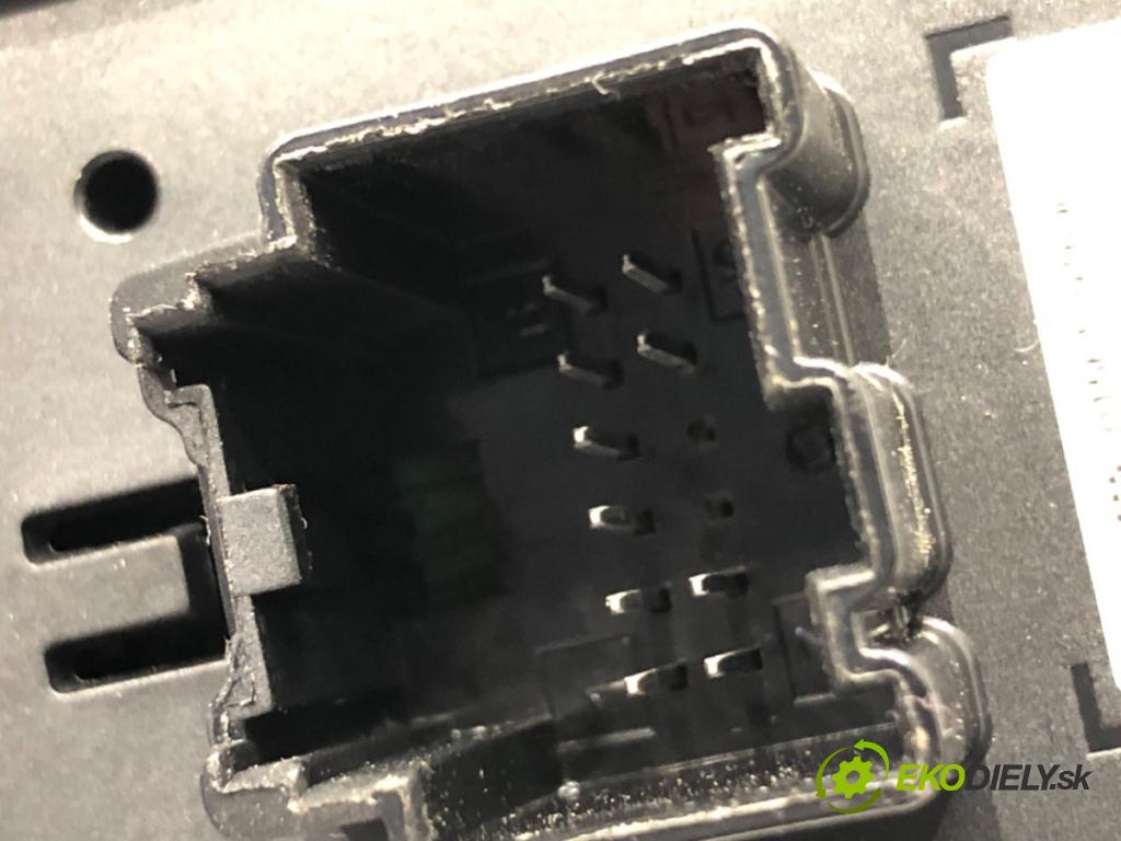 ALFA ROMEO STELVIO SUV 2019 206 kW 2.0 (949AXA2A) 1995 Prepínač okien 01561291690 (Prepínacie páčky pod volantom)