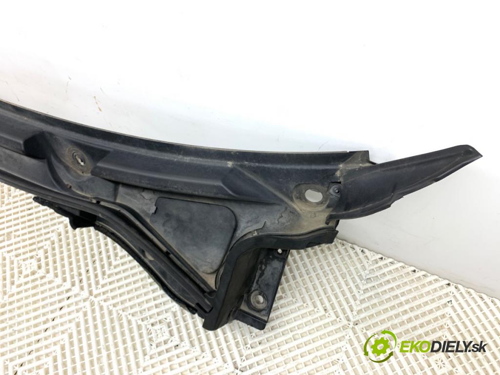 ALFA ROMEO STELVIO SUV 2019 206 kW 2.0 (949AXA2A) 1995 Torpédo, plast pod čelné okno 156134659 (Torpédo (plast pod čelným sklom))