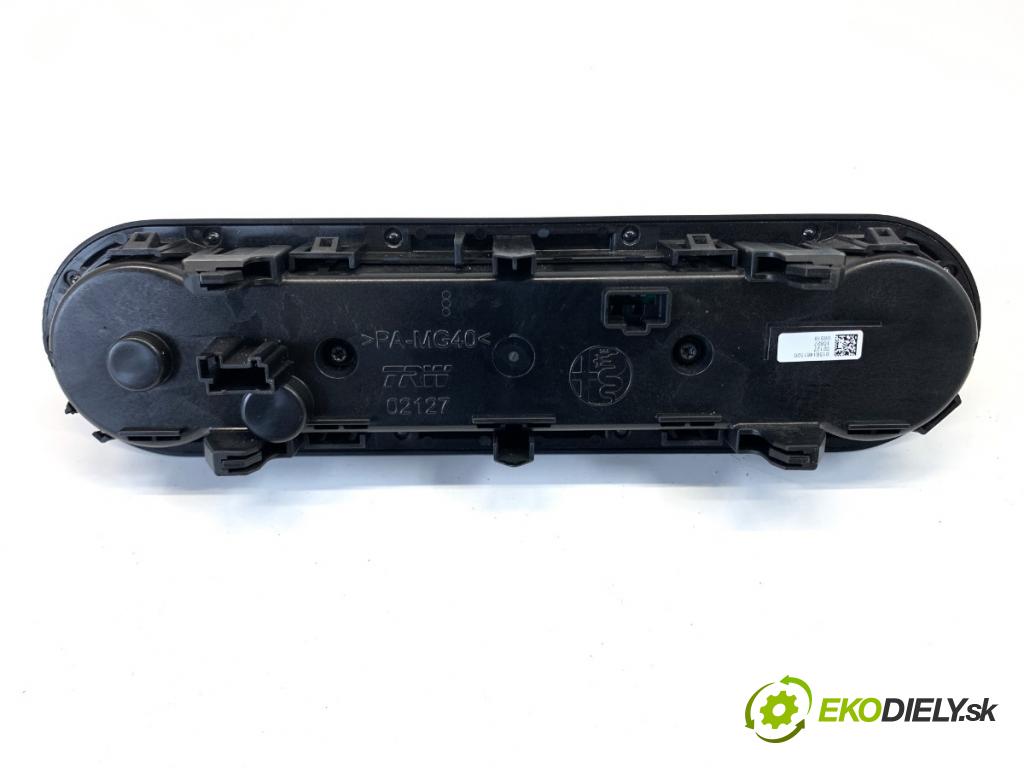 ALFA ROMEO STELVIO SUV 2019 206 kW 2.0 (949AXA2A) 1995 Panel ovládaní topení 01561461520 (Páčky pod volantem)