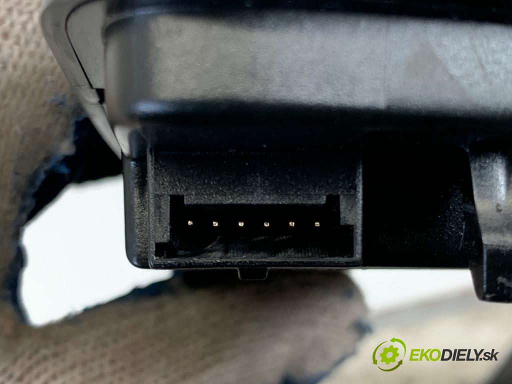 ALFA ROMEO STELVIO SUV 2019 206 kW 2.0 (949AXA2A) 1995 Svetlo stropné 01561305540