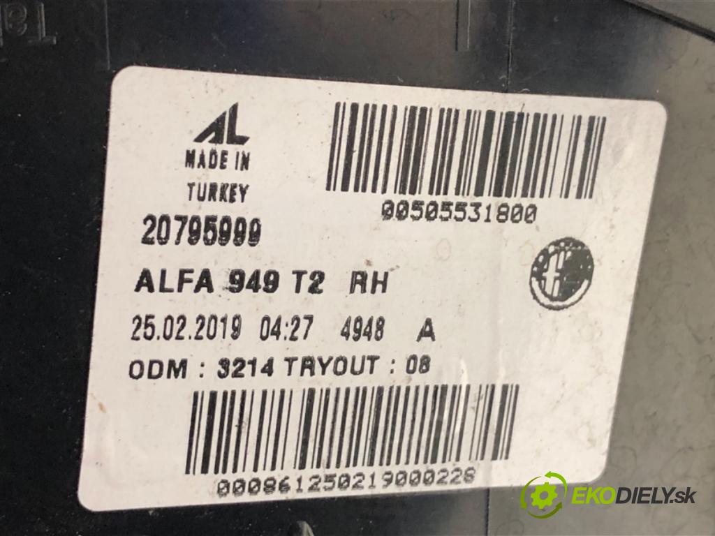 ALFA ROMEO STELVIO SUV 2019 206 kW 2.0 (949AXA2A) 1995 Svetlo zad pravá vnútorná 00505531800 (Kľučka dverí ostatné)
