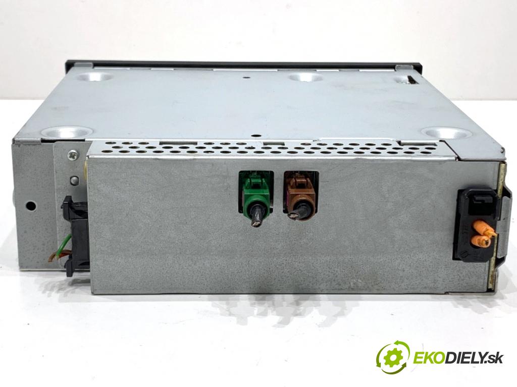 AUDI A8 D4 sedan 2015 368 kW 6.3 W12 quattro 6299 Menič CD 4H0035108F (CD menič)