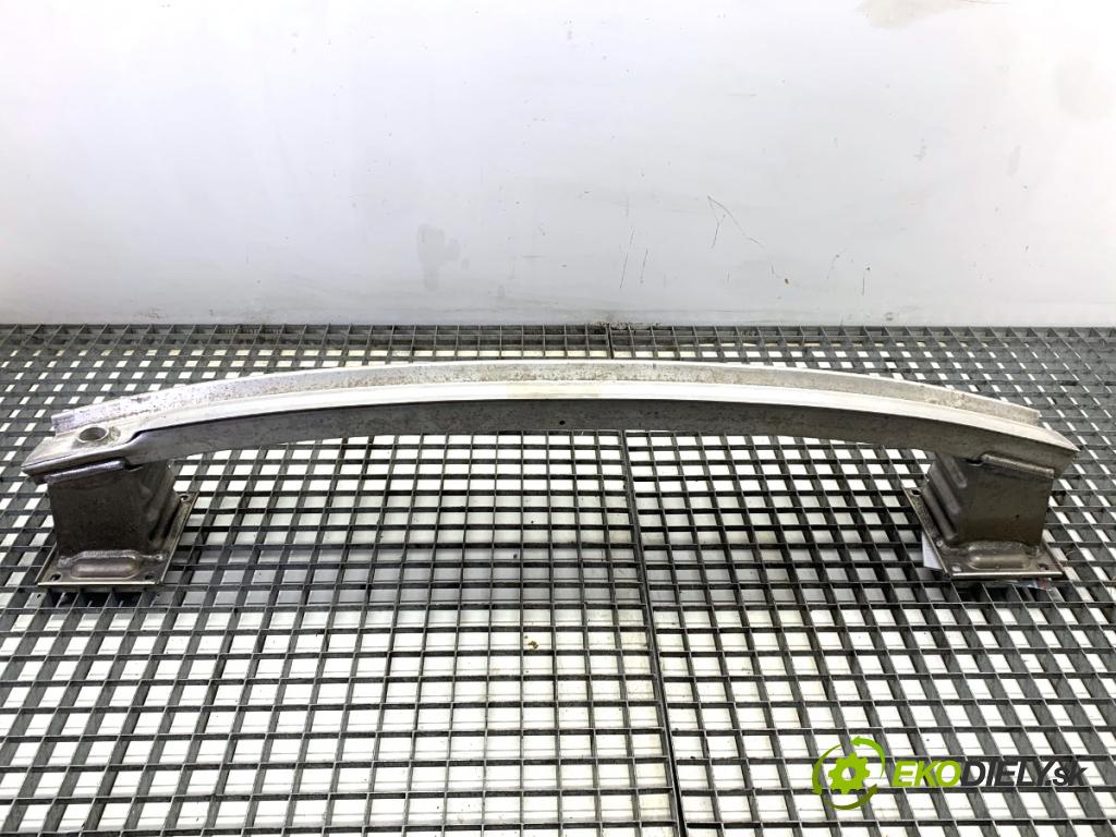 AUDI A8 D4 sedan 2015 368 kW 6.3 W12 quattro 6299 výztuha nárazníka zadní část  (Zadní výztuha)