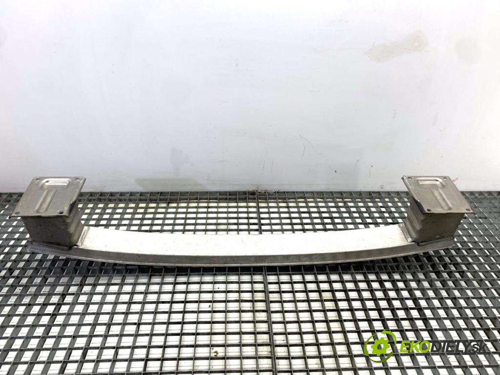 AUDI A8 D4 sedan 2015 368 kW 6.3 W12 quattro 6299 Výstuha nárazníka zad  (Výstuha zadná)