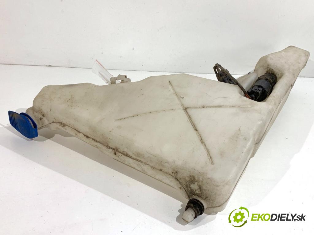 AUDI A8 D4 sedan 2015 368 kW 6.3 W12 quattro 6299 Nádržka ostrekovačov 4H0955451A