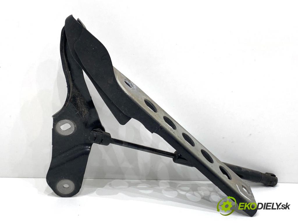 AUDI A8 D4 sedan 2015 368 kW 6.3 W12 quattro 6299 Záves kapoty ľavy predný 4H0823301L 4H0823359D