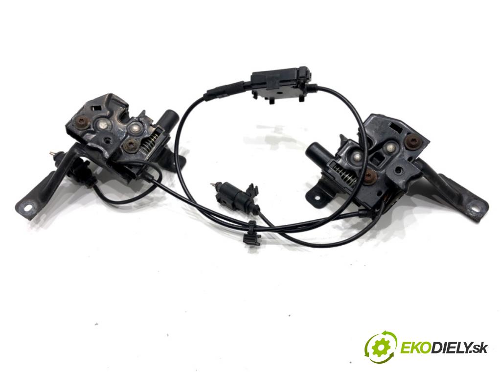 AUDI A8 D4 sedan 2015 368 kW 6.3 W12 quattro 6299 zámok kapoty predný 4H0823425B