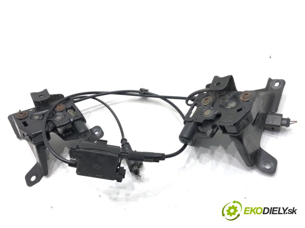 AUDI A8 D4 sedan 2015 368 kW 6.3 W12 quattro 6299 zámok kapoty predný 4H0823425B