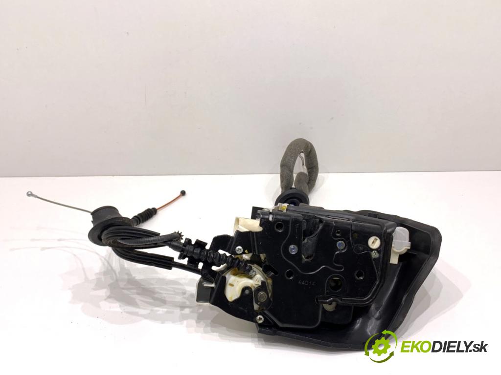 AUDI A8 D4 sedan 2015 368 kW 6.3 W12 quattro 6299 zámok Dvere pravy zad