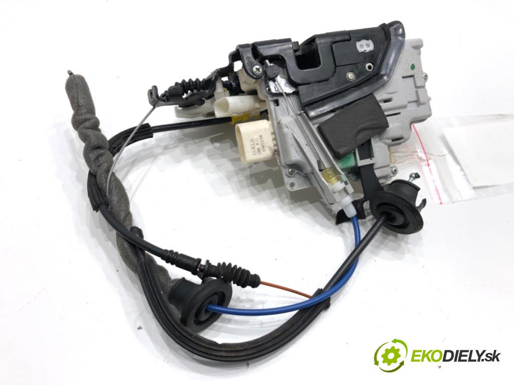 AUDI A8 D4 sedan 2015 368 kW 6.3 W12 quattro 6299 zámok Dvere ľavy zad 4H0839015D