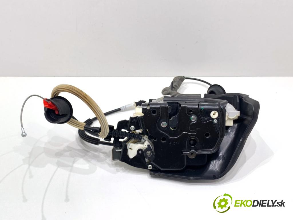 AUDI A8 D4 sedan 2015 368 kW 6.3 W12 quattro 6299 zámok Dvere pravy predný