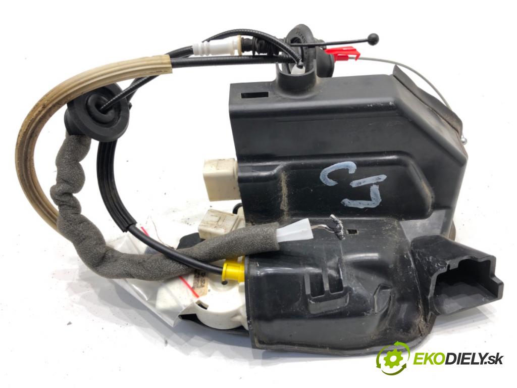 AUDI A8 D4 sedan 2015 368 kW 6.3 W12 quattro 6299 zámok Dvere ľavy predný