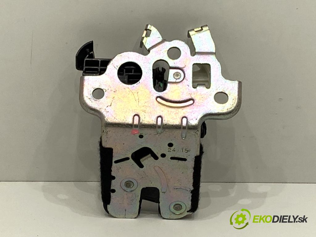 AUDI A8 D4 sedan 2015 368 kW 6.3 W12 quattro 6299 zámok dverí zad 4H0827505A