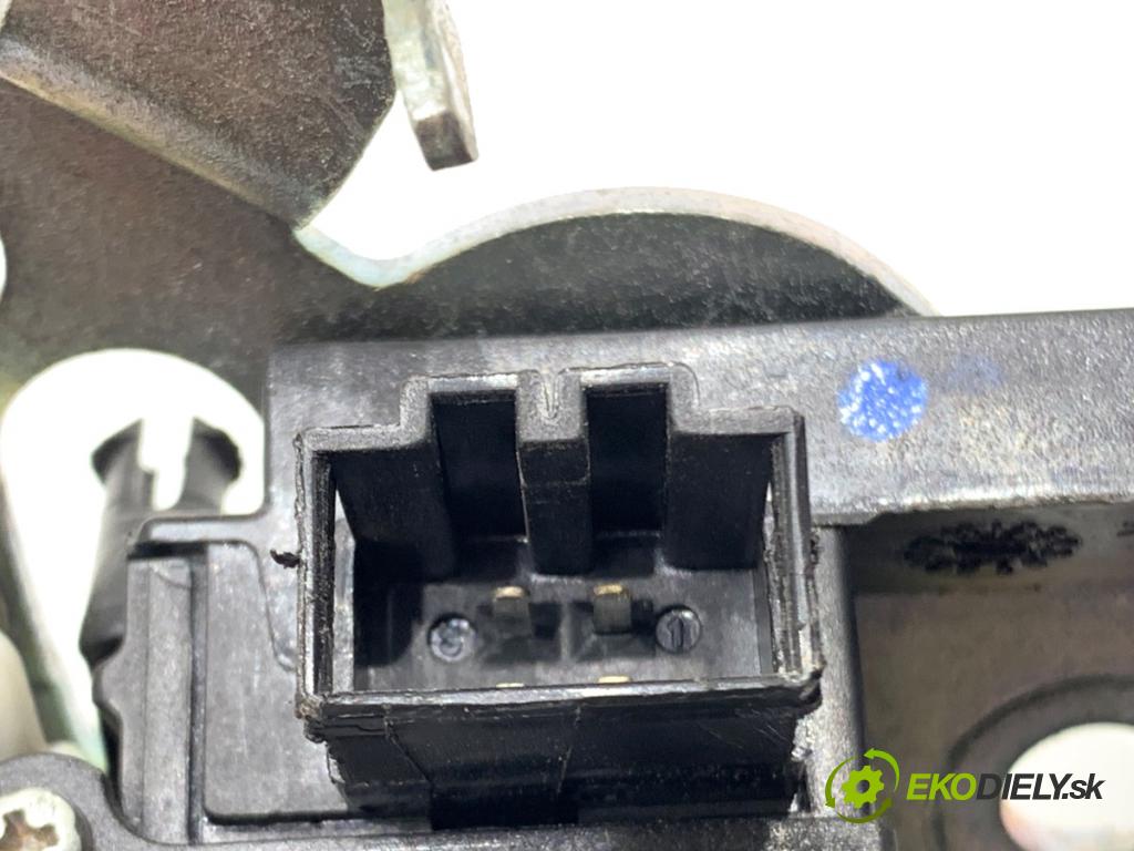 AUDI A8 D4 sedan 2015 368 kW 6.3 W12 quattro 6299 zámok dverí zad 4H0827505A