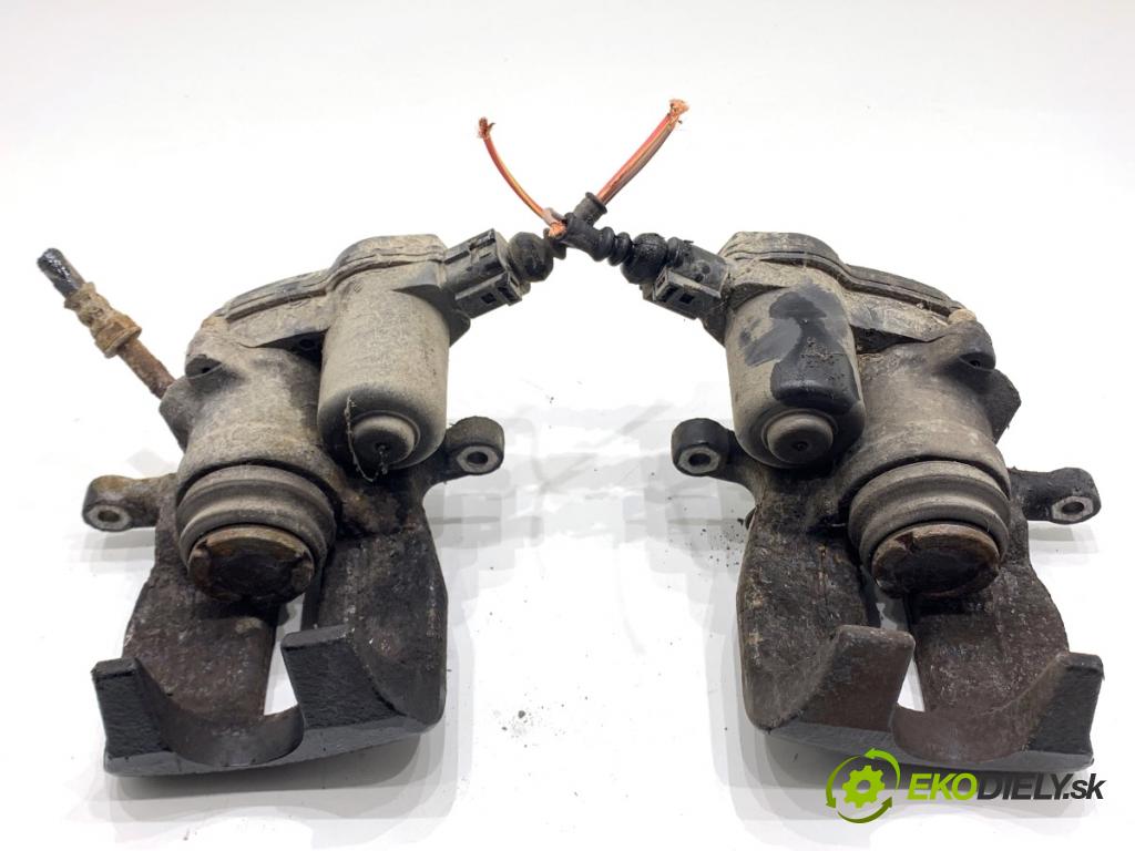 AUDI A8 D4 sedan 2015 368 kW 6.3 W12 quattro 6299 SVORKY: zad 256MM 8244/C 82443/C