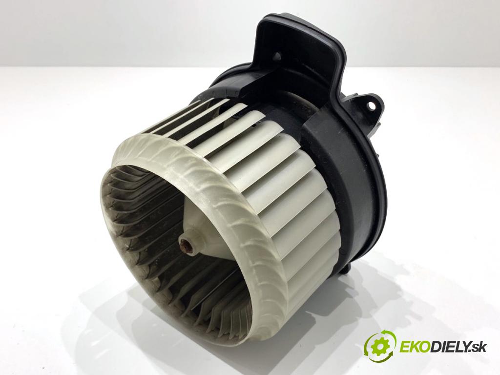 AUDI A8 D4 sedan 2015 368 kW 6.3 W12 quattro 6299 ventilátor kúrenia 4H1820021B