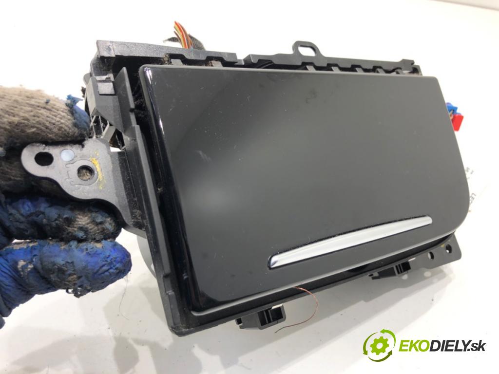 AUDI A8 D4 sedan 2015 368 kW 6.3 W12 quattro 6299 Držiak na nápoje 4H1858601C (Držiak (úchyt) na nápoje)