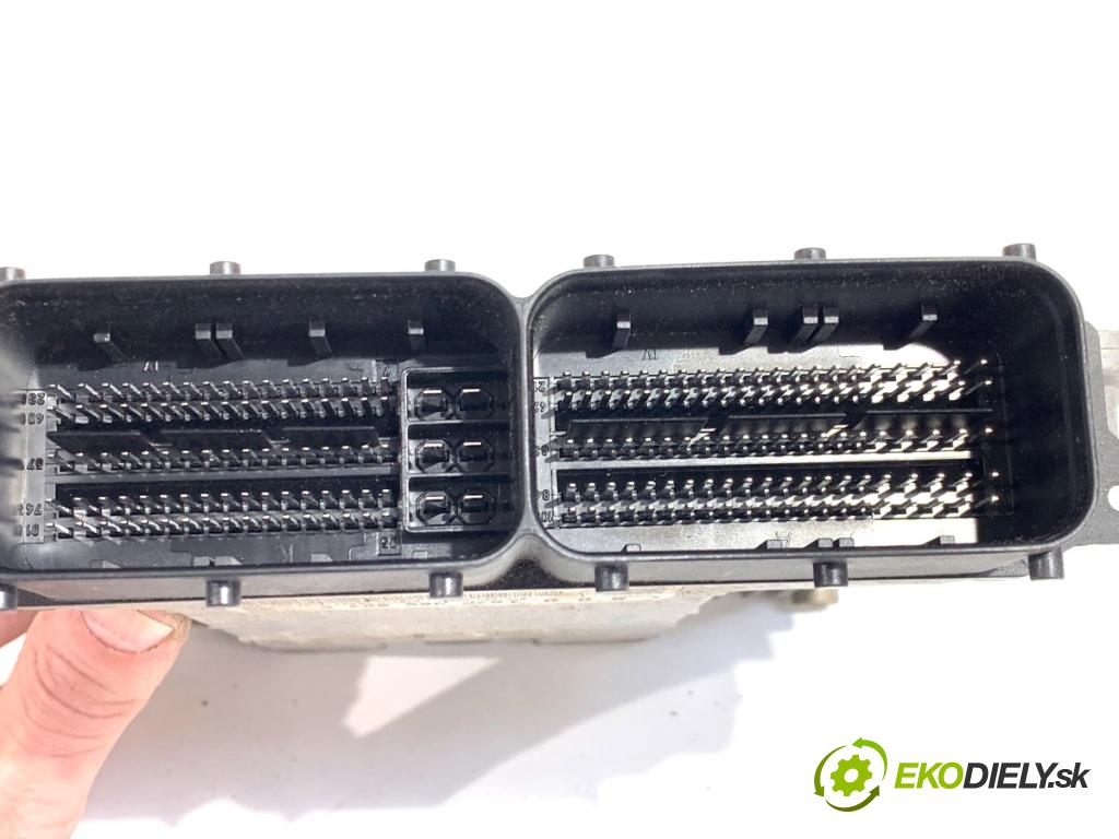 AUDI A8 D4 sedan 2015 368 kW 6.3 W12 quattro 6299 řídící jednotka motora 07P906027C (Řídicí jednotka)