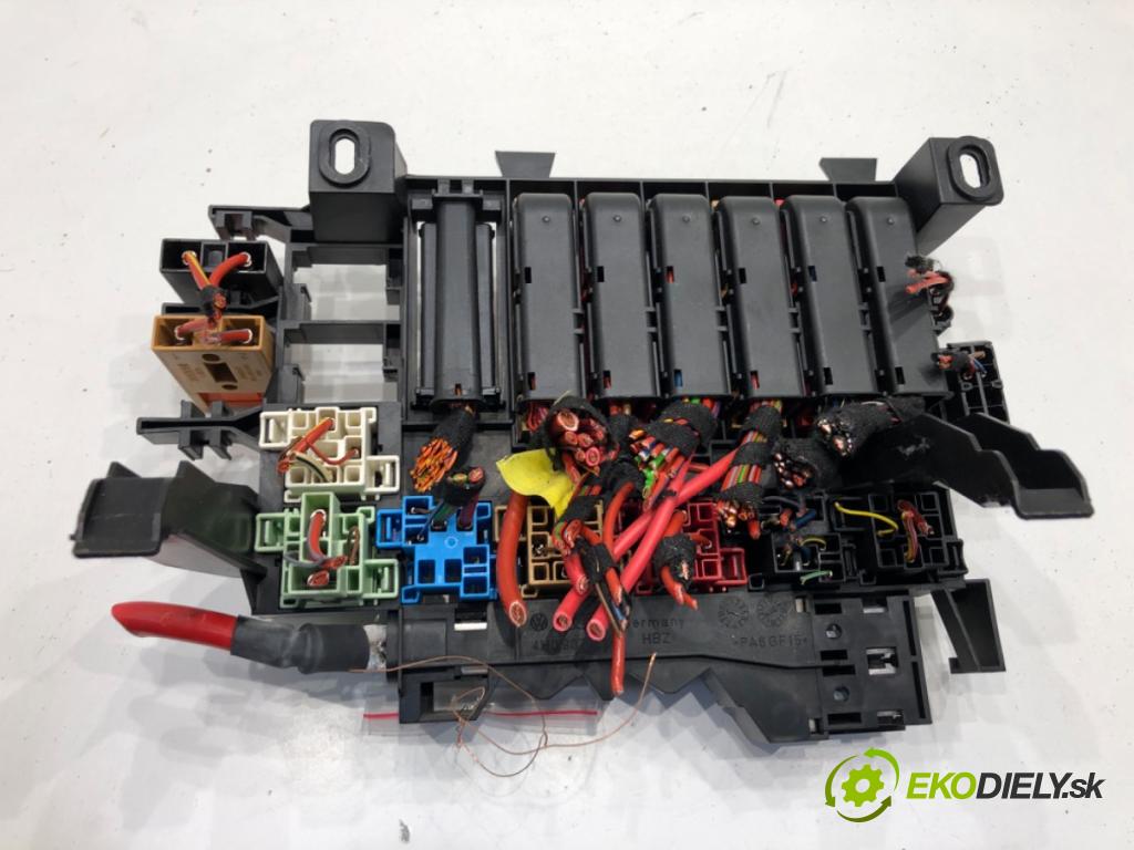 AUDI A8 D4 sedan 2015 368 kW 6.3 W12 quattro 6299 Skrinka poistková 4H0907101H (Poistková skrinka)