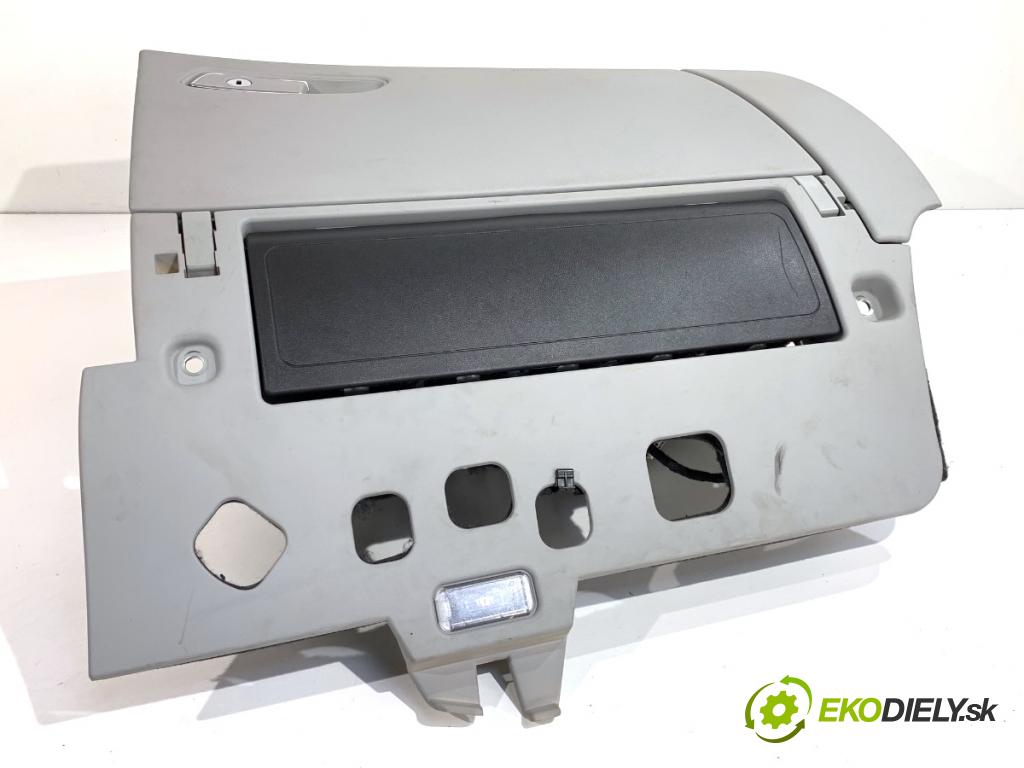 AUDI A8 D4 sedan 2015 368 kW 6.3 W12 quattro 6299 Priehradka, kastlík spolujazdca  (Priehradka (kastlík))