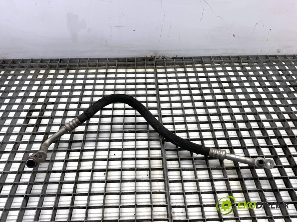 AUDI A8 D4 sedan 2015 368 kW 6.3 W12 quattro 6299 rúrka klimatizace  (Trubka klimatizace)