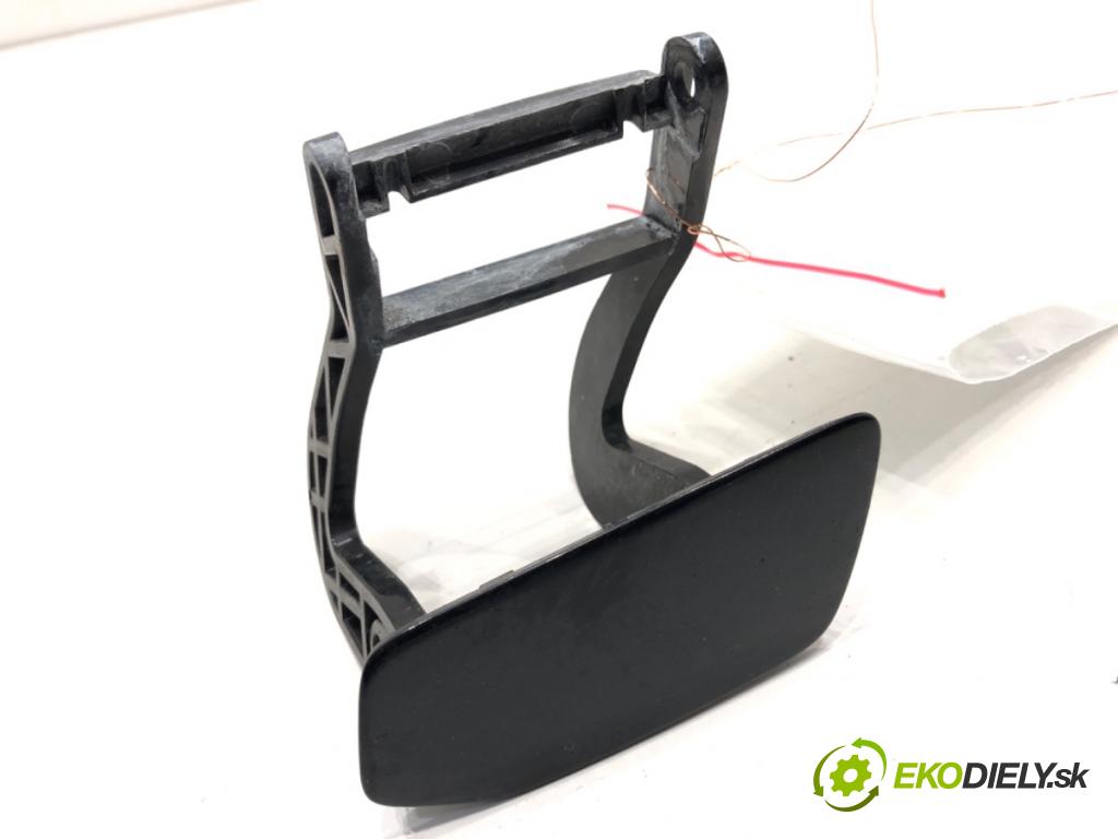 AUDI A8 D4 sedan 2015 368 kW 6.3 W12 quattro 6299 Kryt ostrekovača svetla ľavá strana 