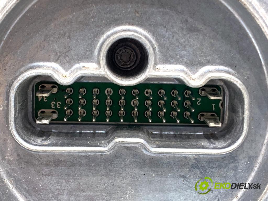 AUDI A8 D4 sedan 2015 368 kW 6.3 W12 quattro 6299 měnič XENON 7PP941472J (Řídící jednotka xenonu)