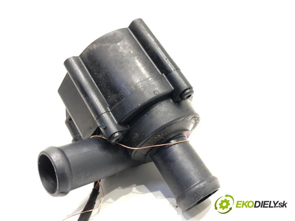 AUDI A8 D4 sedan 2015 368 kW 6.3 W12 quattro 6299 DALŠÍ: Pumpa vody 059121012A (Vodná pumpa)