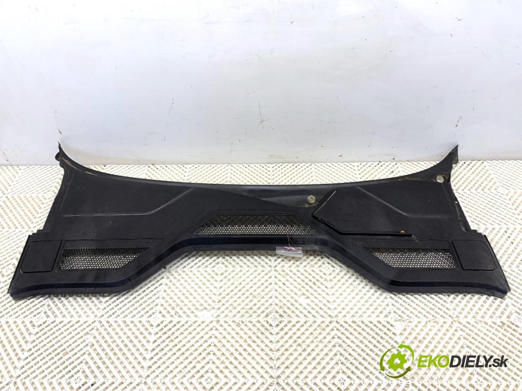 AUDI A8 D4 sedan 2015 368 kW 6.3 W12 quattro 6299 torpédo plast pod čelní okno 4H1819403 (Plast pod čelním sklem)