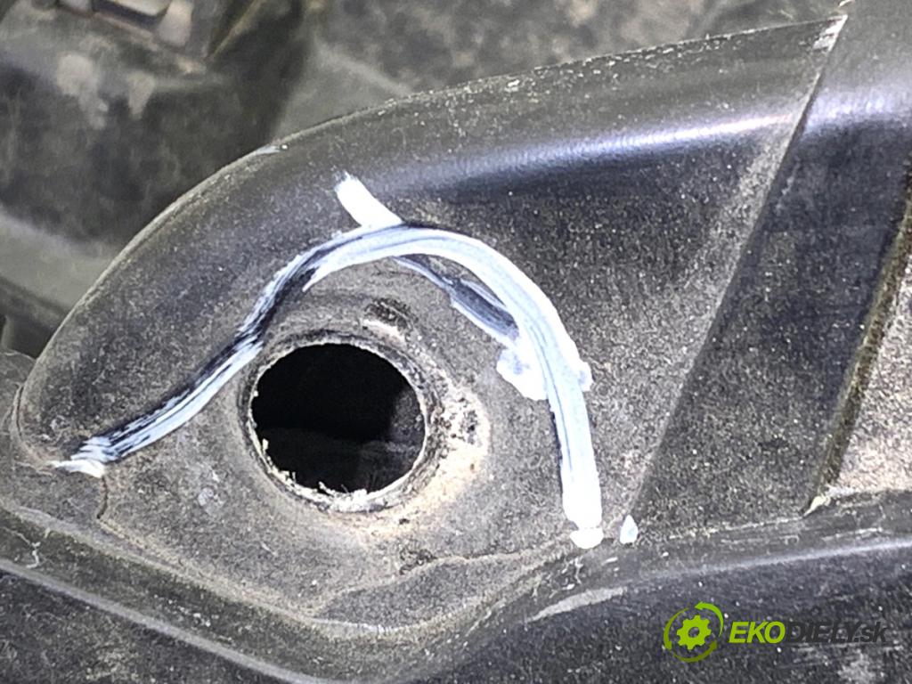 AUDI A8 D4 sedan 2015 368 kW 6.3 W12 quattro 6299 Držiak predný 4H0805594E (Výstuha predná)