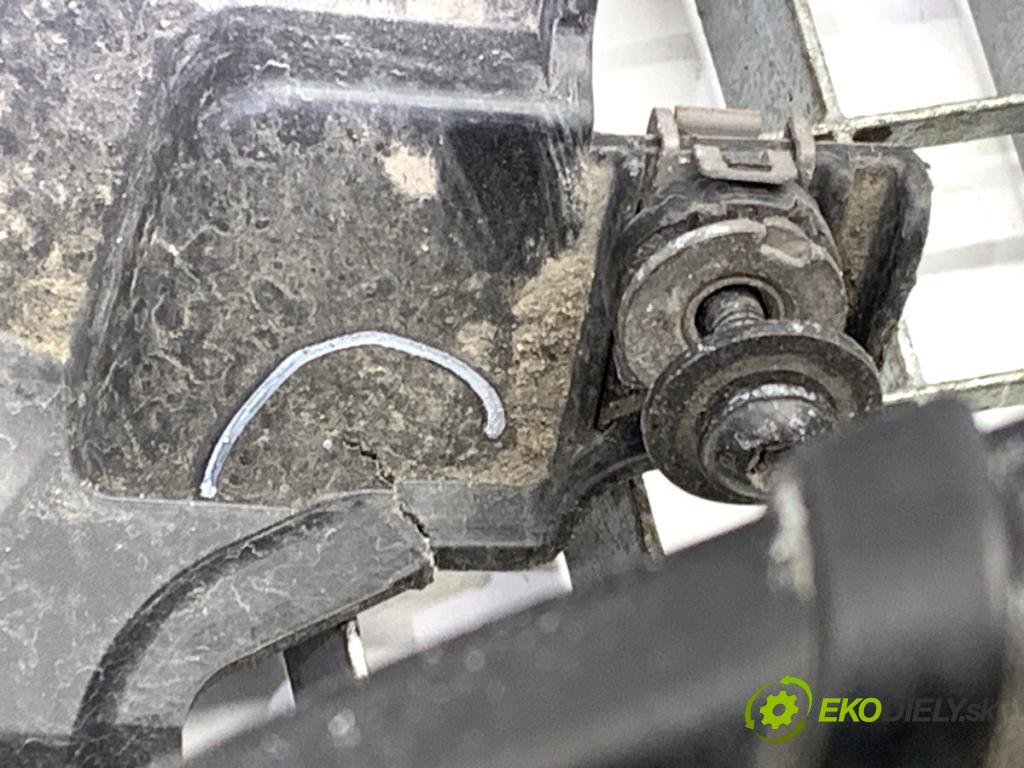 AUDI A8 D4 sedan 2015 368 kW 6.3 W12 quattro 6299 Držiak predný 4H0805594E (Výstuha predná)