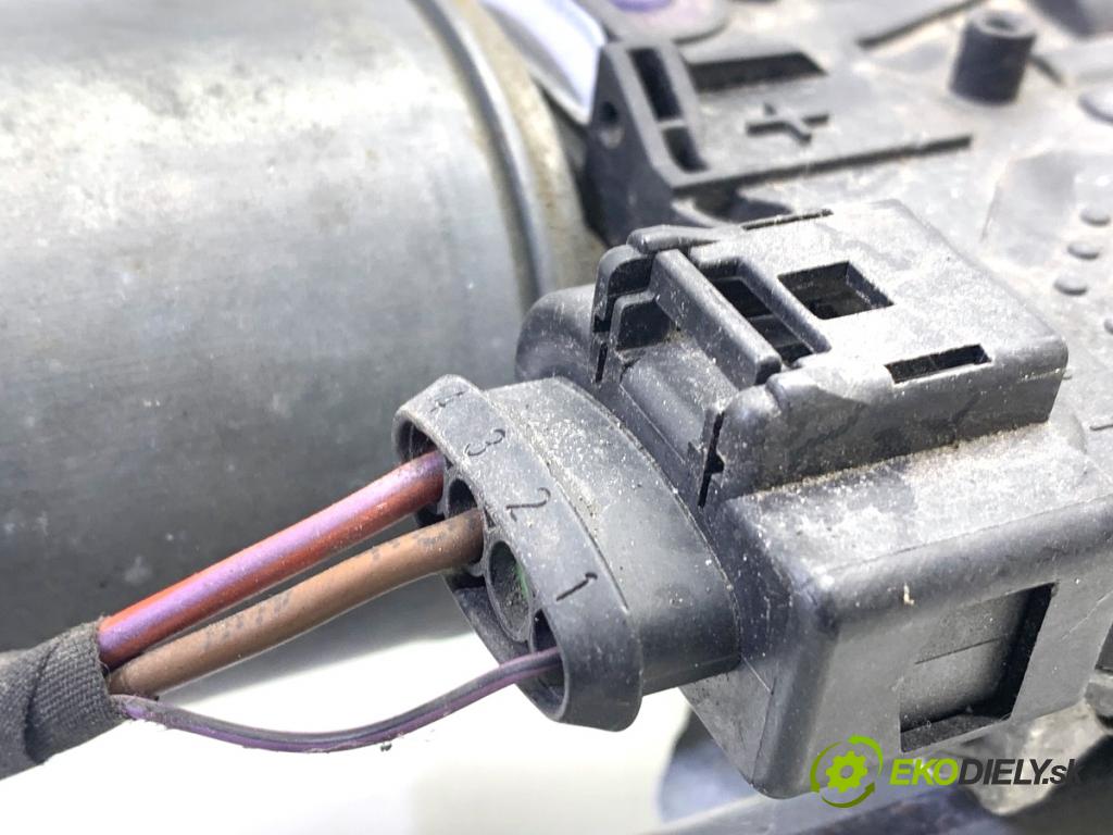 AUDI A8 D4 sedan 2015 368 kW 6.3 W12 quattro 6299 Mechanizmus stieračov predný 4H1955119C (Motorček stieračov predný)