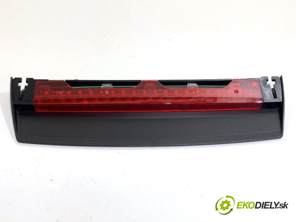 AUDI A8 D4 sedan 2015 368 kW 6.3 W12 quattro 6299 Svetlo brzdových svetiel 4H0945097