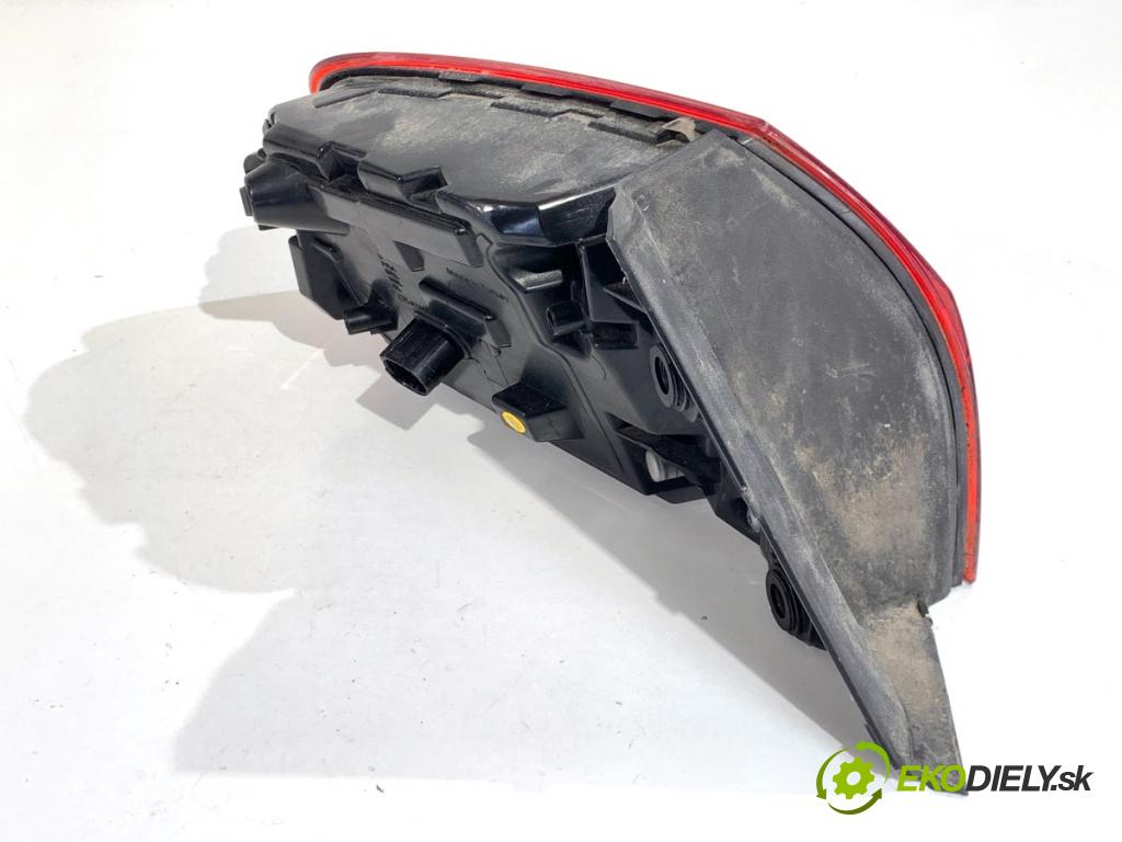 AUDI A8 D4 sedan 2015 368 kW 6.3 W12 quattro 6299 Svetlo pravy zad 4H0945096K