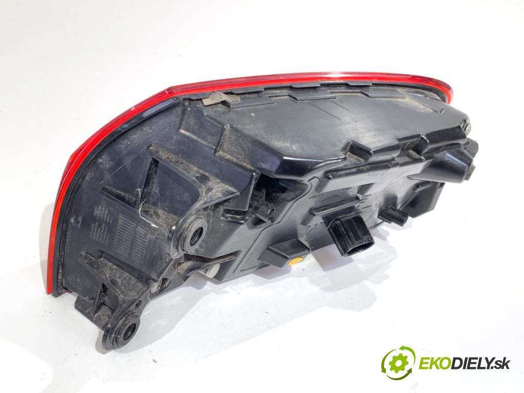 AUDI A8 D4 sedan 2015 368 kW 6.3 W12 quattro 6299 Svetlo ľavy zad 4H0945095K