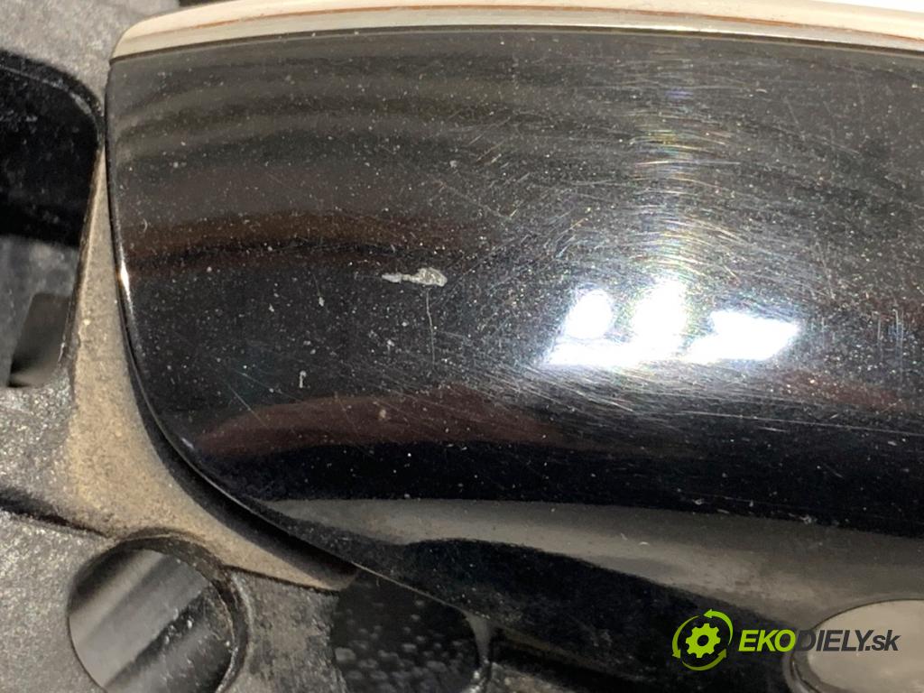 AUDI A8 D4 sedan 2015 368 kW 6.3 W12 quattro 6299 Kľučka vonkajšia ľavy predný