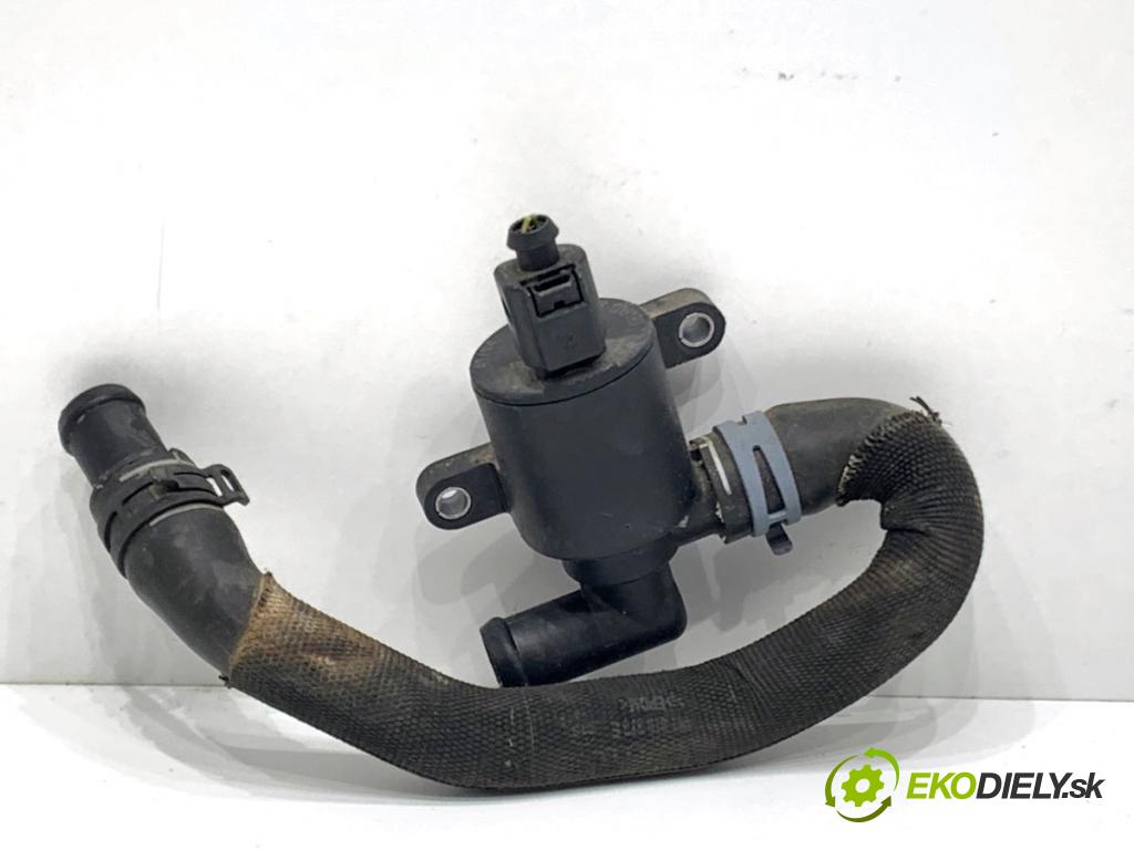 AUDI A8 D4 sedan 2015 368 kW 6.3 W12 quattro 6299 Magnetický ventil vody 4H0121671D (Elektrosúčasti ostatné)