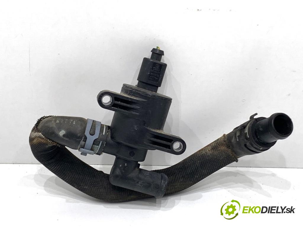 AUDI A8 D4 sedan 2015 368 kW 6.3 W12 quattro 6299 Magnetický ventil vody 4H0121671D (Elektrosúčasti ostatné)