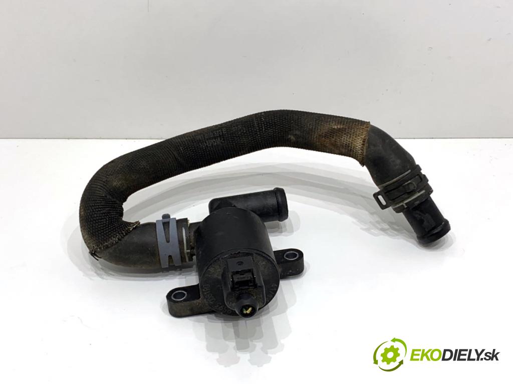 AUDI A8 D4 sedan 2015 368 kW 6.3 W12 quattro 6299 Magnetický ventil vody 4H0121671D (Elektrosúčasti ostatné)