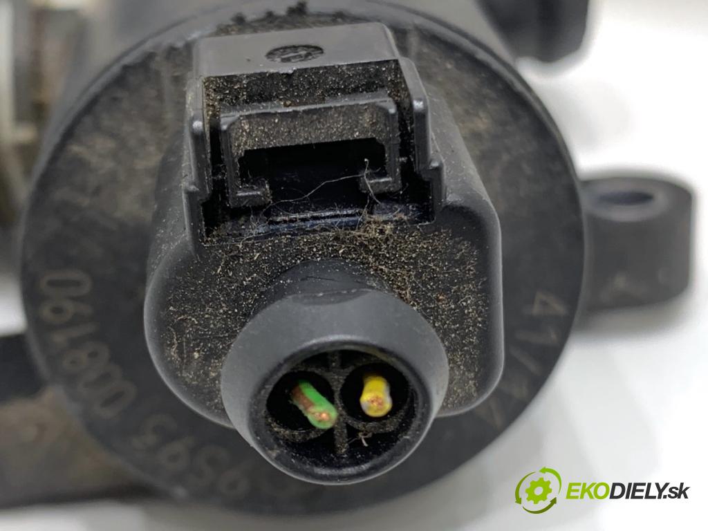 AUDI A8 D4 sedan 2015 368 kW 6.3 W12 quattro 6299 Magnetický ventil vody 4H0121671D (Elektrosúčasti ostatné)