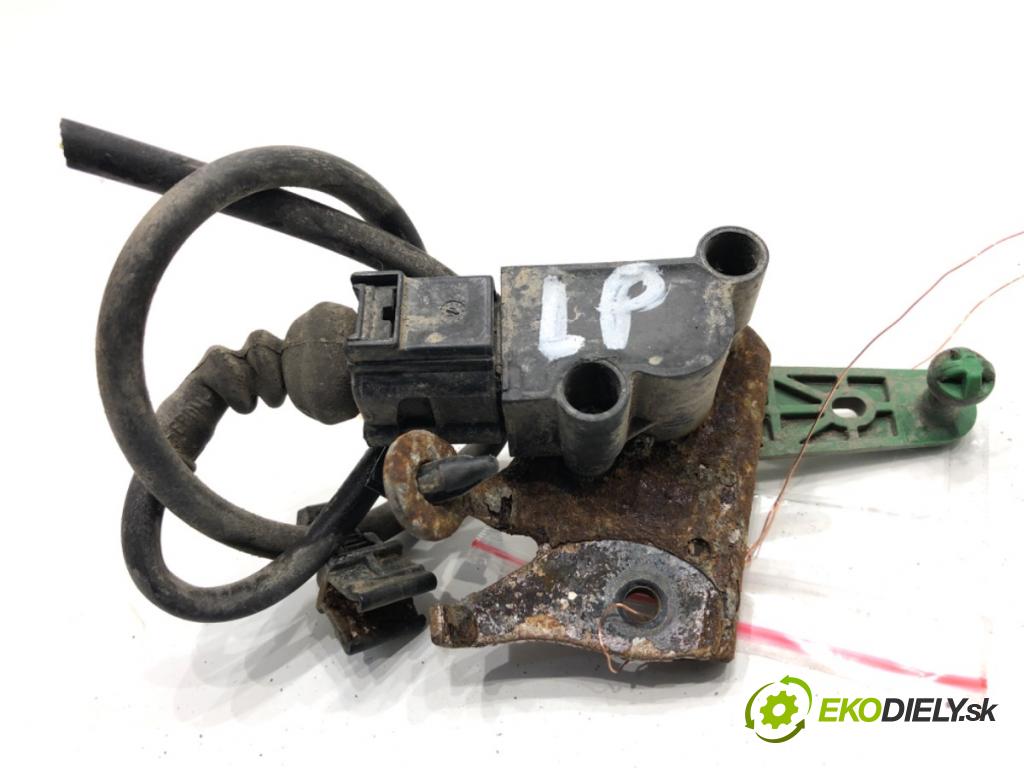 AUDI A8 D4 sedan 2015 368 kW 6.3 W12 quattro 6299 Snímač XENON predný ľavy 3C0907503