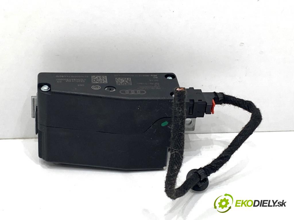 AUDI A8 D4 sedan 2015 368 kW 6.3 W12 quattro 6299 blokáda volantu 4H0905852C (Řízení ostatní)