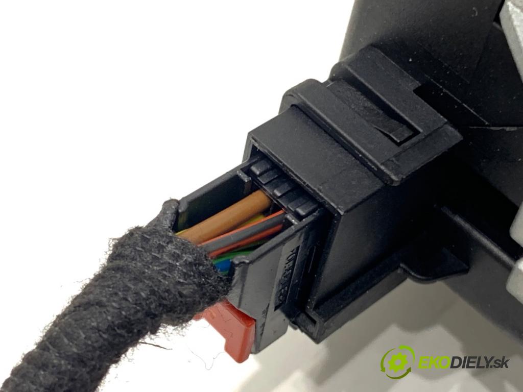 AUDI A8 D4 sedan 2015 368 kW 6.3 W12 quattro 6299 blokáda volantu 4H0905852C (Riadenie ostatné)