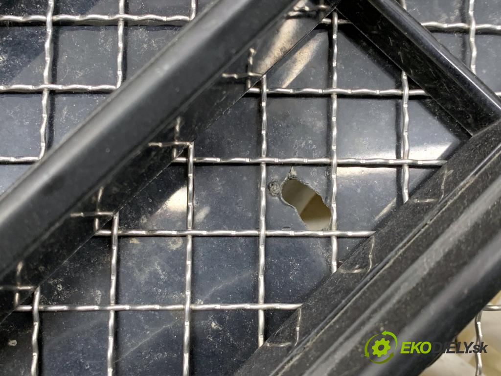 AUDI A8 D4 sedan 2015 368 kW 6.3 W12 quattro 6299 Mriežka maska 4H0853651AE (Mriežka predná (maska chladiča))